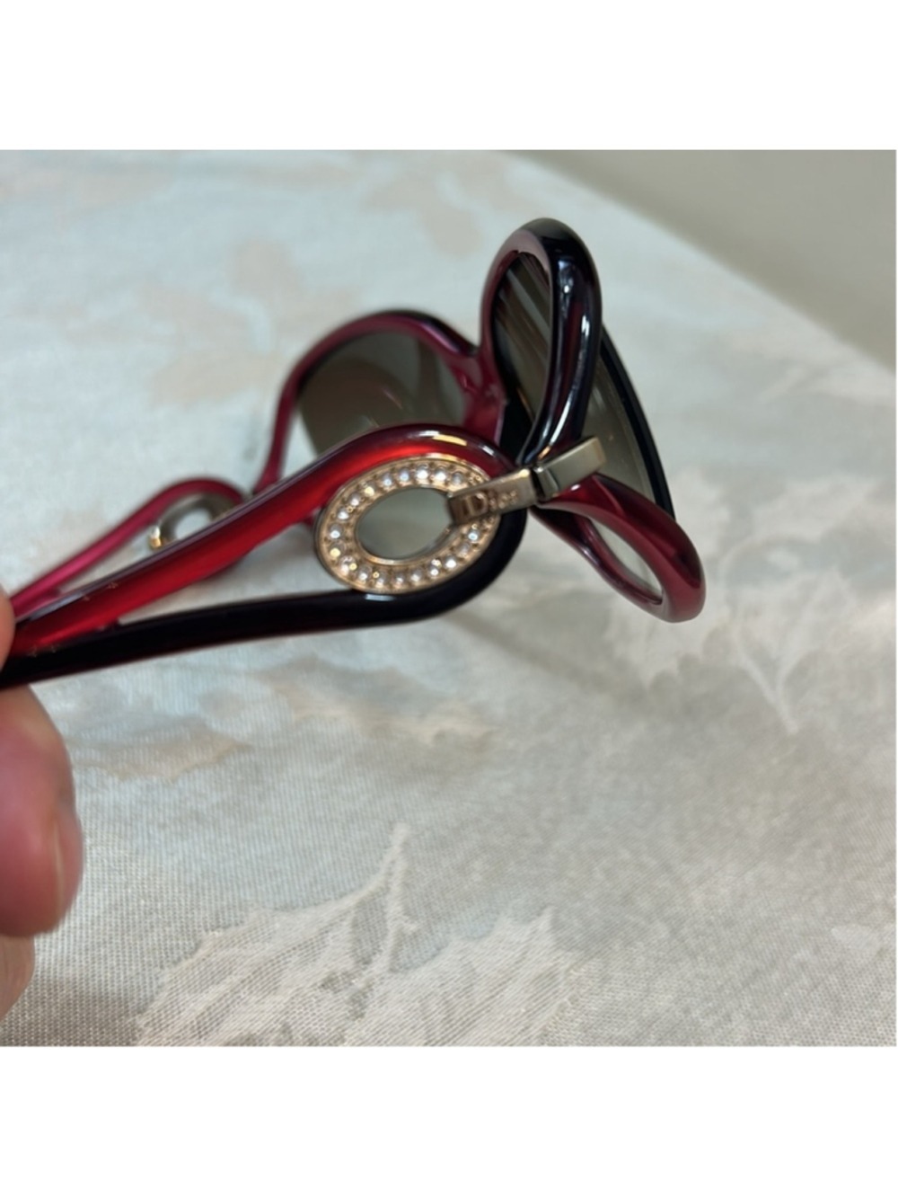 Dior VOLUTE2STR Chic Red Sunglasses with Rhinestone Detail OF5058S57N - Picture 2 of 13